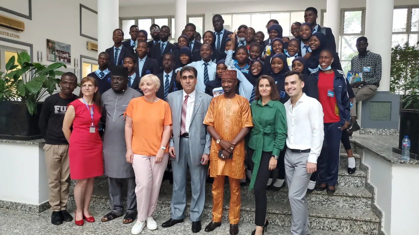 Одеська міжнародна академія 3